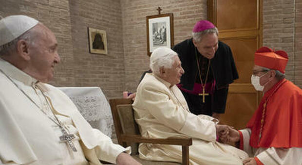 Ratzinger ammette di aver saputo del prete-orco ma non fu lui a trasferirlo, il nodo era sistemico
