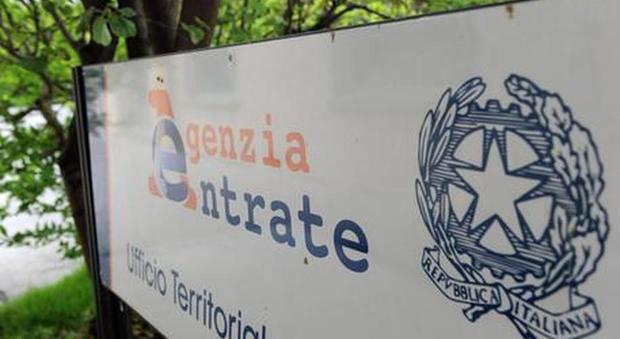 Corruzione all'Agenzia entrate: 12 arresti, tra Campania e Lazio. Coinvolti avvocati e commercialisti