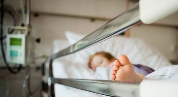 Neonata di 11 mesi in terapia intensiva dopo aver assunto hashish. I genitori: «Non riuscivamo a svegliarla»