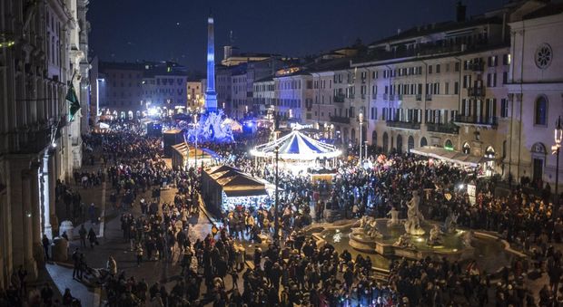 Piazza Navona ritrova la Befana: meno banchi, più decoro e controlli a tappeto