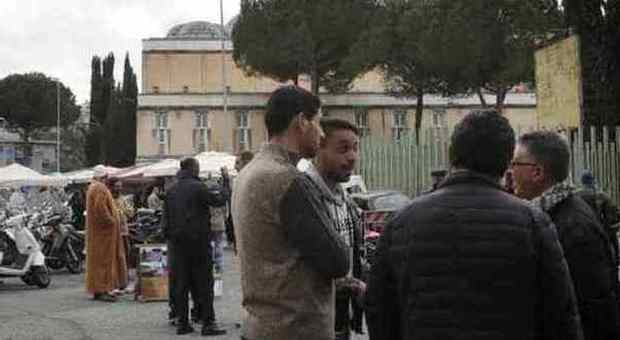 L'Islam scende in piazza, le mille voci dalle moschee di Roma: «No a tutte le atrocità»