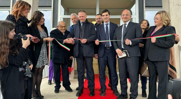 Sisma 2016, inaugurazione a Matelica del nuovo stabilimento Merloni: c'è anche il ministro Lollobrigida