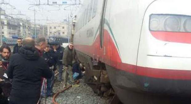 Roma, treno Frecciabianca esce dai binari: ritardi a Termini