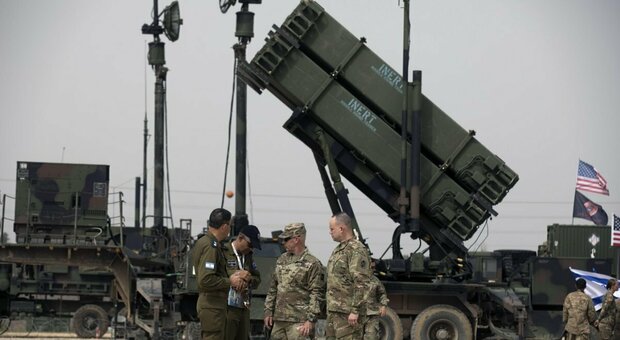 Ucraina, in arrivo i missili antimissili Patriot donati dagli Usa, ma non potranno essere usati e subito e contro i droni. L'ira di Mosca