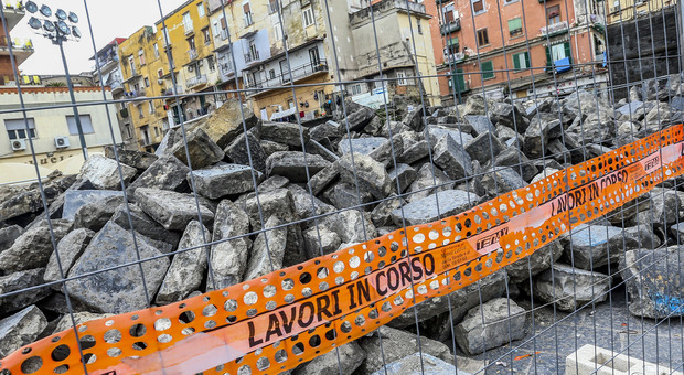 Porta Capuana a Napoli, minacce all'impresa: i clan sfrattano il cantiere Unesco