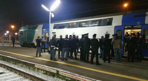 Napoli-Dinamo Kiev, tifosi ucraini fermati alla stazione di Villa Literno