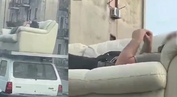 Sul tetto di una Panda sdraiato sul divano in giro per Catania. Il proprietario dell'auto: «Non me ne ero accorto»
