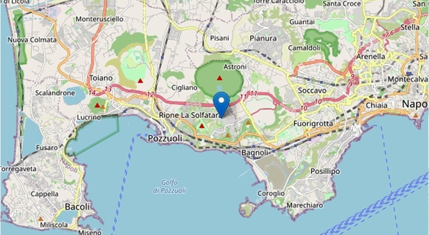 Terremoto Campi Flegrei magnitudo 4.0, gente in strada anche a Napoli. Scossa 3.2 anche Catanzaro all'alba