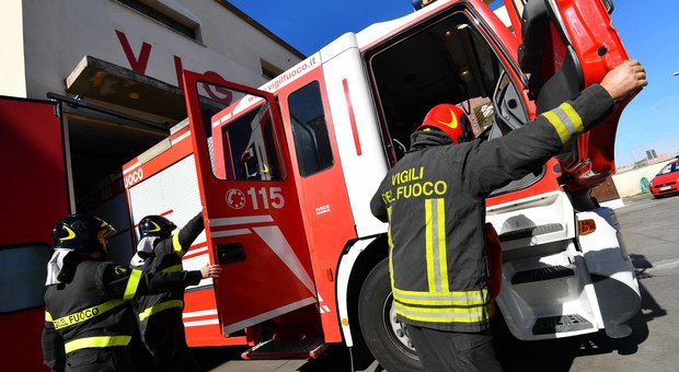 I vigili del fuoco sono accorsi a via Sangallo, ma era un falso allarme