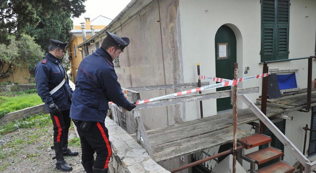 Tragedia a Genova, guardia giurata uccide la fidanzata 24enne e si spara