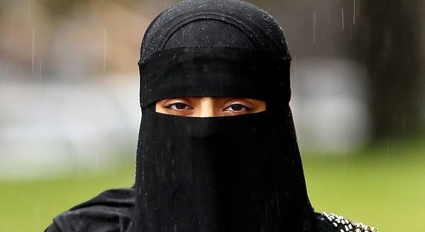 Germania, si va verso lo stop al burqa nelle scuole e nei tribunali