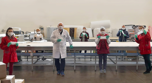 Un laboratorio padovano riconvertito per la produzione di mascherine