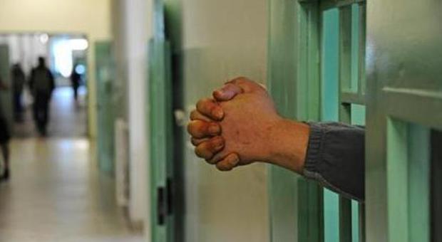 Lucca, tunisino ai domiciliari chiede di tornare in carcere: era stufo delle liti con la compagna