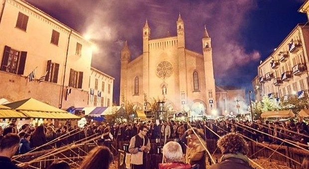 Duomo di San Lorenzo in piazza Risorgimento_Fiera del Tartufo Bianco di Alba Official Instagram
