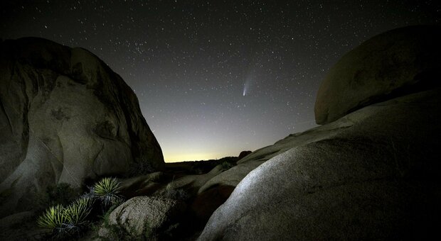 Neowise, lo spettacolo del passaggio della cometa nei cieli del mondo