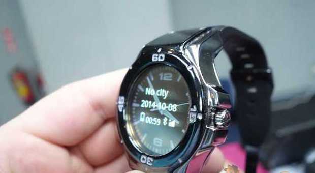 Arriva Halo, lo smartwatch analogico con sistema Android e touchscreen