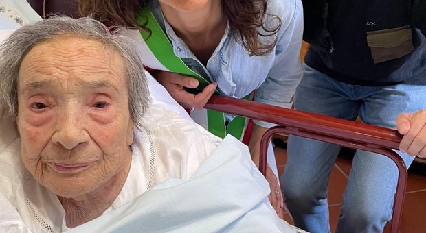 Che festa per i 108 anni di Peppa: è la super nonna della provincia di Ancona