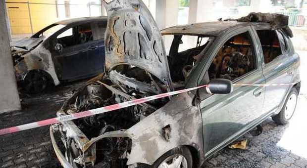 Manoppello, incendiata e distrutta l'auto di un professionista