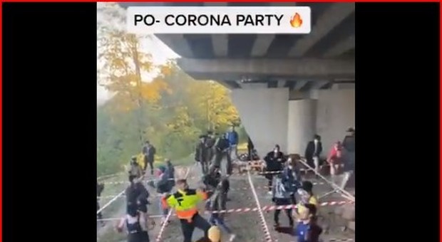 Corona-party in sicurezza in Slovacchia: ecco come il dj fa rispettare le distanze anti-contagio