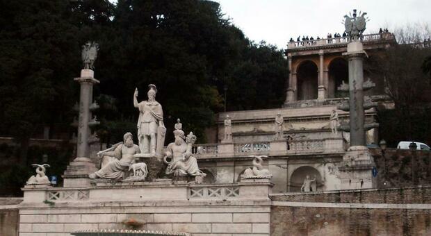 Choc a Roma, litiga con la ragazza e si lancia dalla terrazza del Pincio: morto a 21 anni