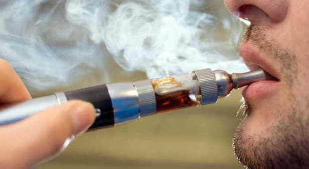 Sigaretta elettronica in vendita dai tabaccai: accordo raggiunto, arriva la “Jai”