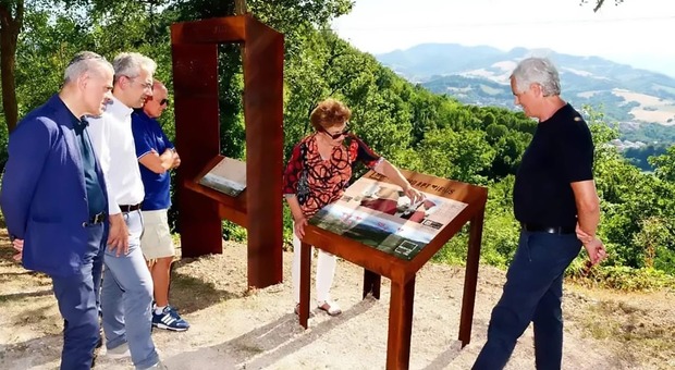 Al Gal Montefeltro 5 milioni in meno, il presidente Capanna: «Puntiamo sul turismo sostenibile e concentriamo le risorse». Nella foto un'azione del Gal: i balconi di Piero della Francesca