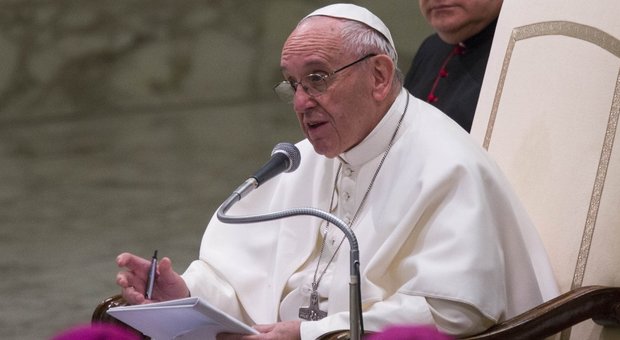 Il Papa: «Attenti ai truffatori che vendono biglietti per le udienze: sono gratuiti»