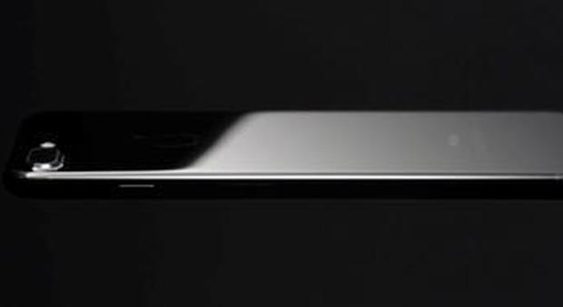 Apple, arriva iPhone X: «Non avrà tasto Home e costerà mille dollari»