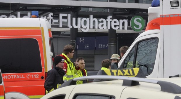 Düsseldorf, due italiane tra i 9 feriti nell'attacco alla stazione