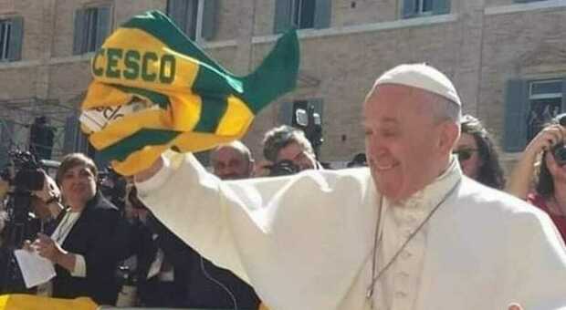 Papa Francesco compie 86 anni, gli auguri di Mattarella a nome degli italiani. Celebrazioni anche da Loreto (Foto Loreto Calcio)