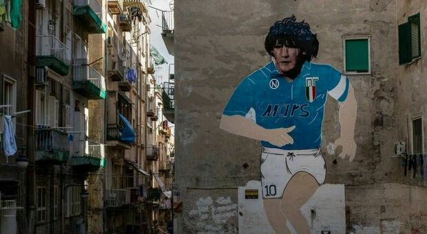 Napoli, un nuovo murale per Maradona al centro polifunzionale di Soccavo