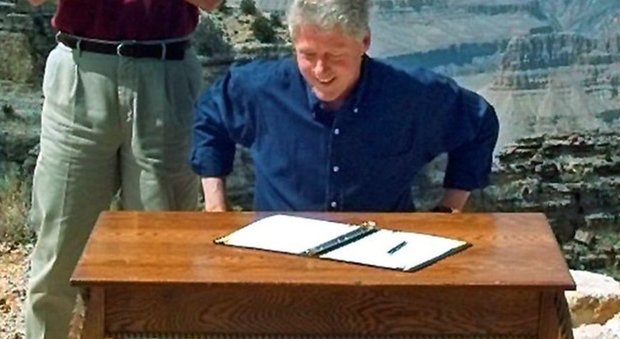 "Il presidente è scomparso": Bill Clinton scrive un thriller a quattro mani con James Patterson