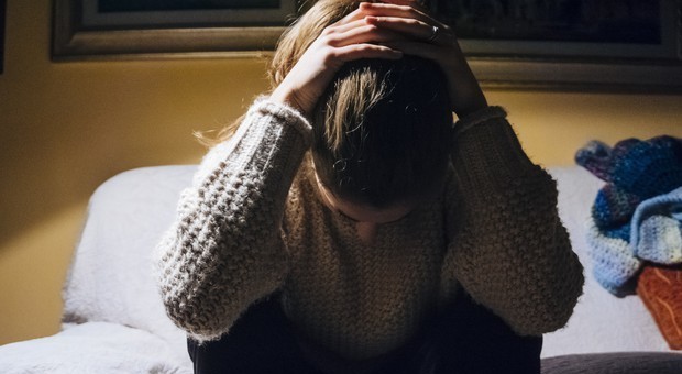 Infarto, l'ansia aumenta le probabilità: un forte stress emotivo fa crescere fino a 4 volte il rischio