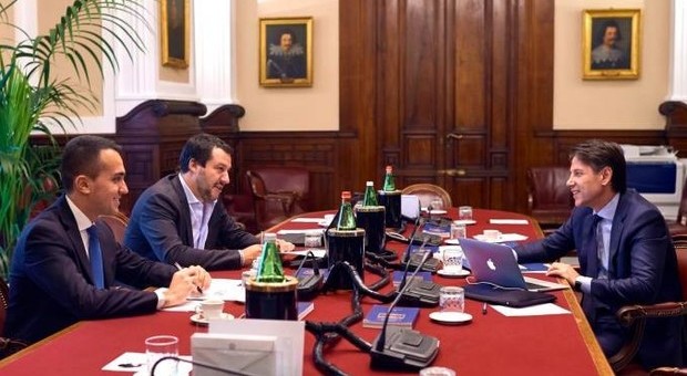 Nasce il governo Conte: così Di Maio ha convinto Salvini frenando la fronda M5S