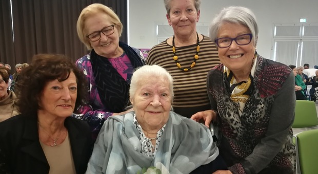 Antonietta nonna star: festeggia i 103 anni cantando