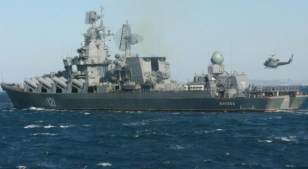 Ucraina, la diretta. Esplosione sull'incrociatore russo Moskva, è giallo. Kiev: «Colpito dai nostri razzi, è affondato»