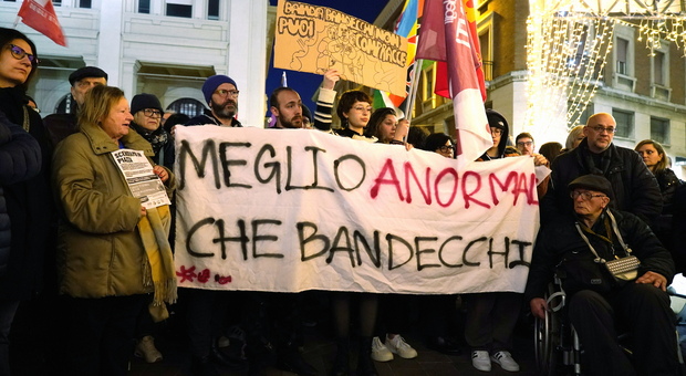 Frasi sessiste di Stefano Bandecchi, scende in piazza il Centrosinistra: «Si deve dimettere»