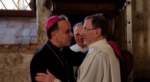 Don Luigi Bardotti con il vescovo Domenico Pompili