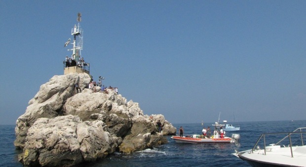 Punta Campanella, pesca in zona rossa: due persone denunciate