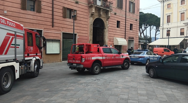 Granata inesplosa della seconda guerra mondiale nel sottotetto di Palazzo Ricci. Evacuata l'intera zona