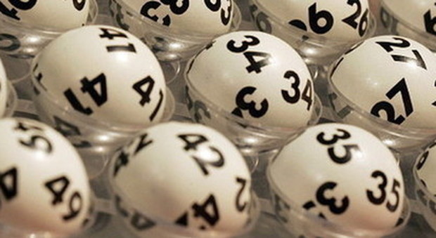 Lotto, le estrazioni del 27 giugno e i numeri vincenti del Superenalotto