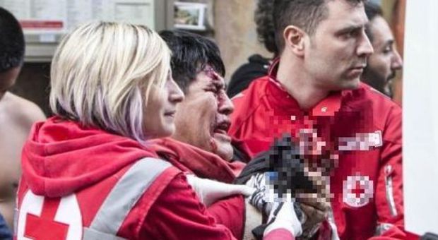 Corteo per la casa a Roma, esplode petardo: mano amputata a manifestante
