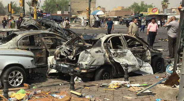 Iraq, l'Isis massacra 700 turcomanni. Autobomba a Baghdad: almeno 10 morti
