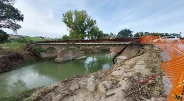 Alluvione, il vice commissario Babini dal presidente Carnevali: ricostruire i ponti in tempi rapidi, intesa sul Coppetto