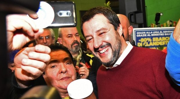 Salvini smentisce l'ipotesi rimpasto: «Squadra che vince non si cambia»