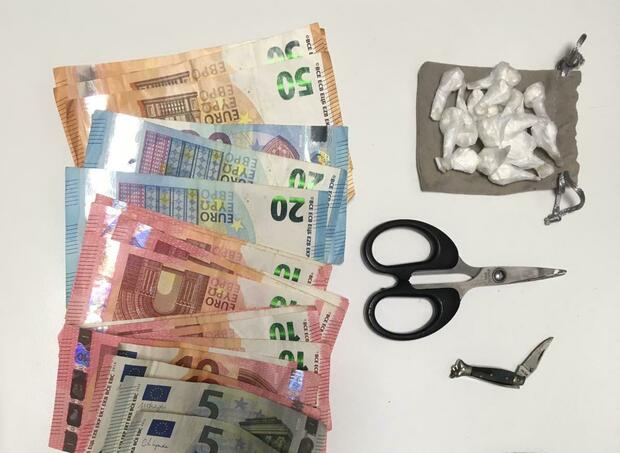 Ancona, controlli al Piano: cocaina nel calzino. Arrestato un 43enne