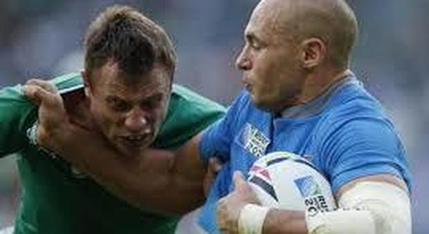 Rugby: Parisse sospeso, niente match con Tonga per il capitano azzurro