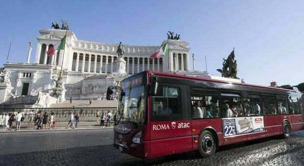 Roma al banco di prova: tornano le corse dei bus scolastici, in classe si entrerà alle 8.30 e alle 9.30