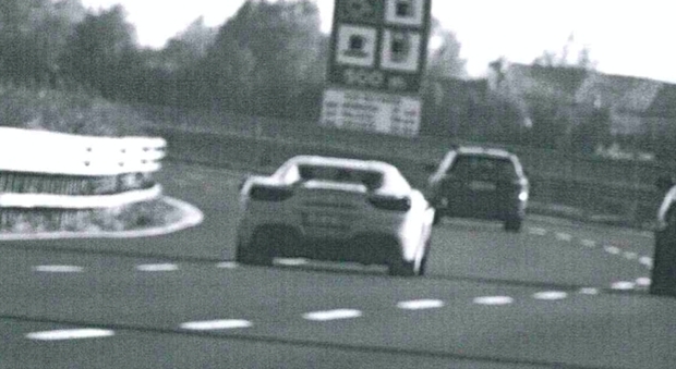 VELOCITA' La Lamborghini immortalata dalle telecamere mentre sfreccia sulla A27