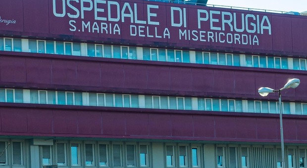 Perugia, anziana muore dopo una caduta in casa: indagini in famiglia
